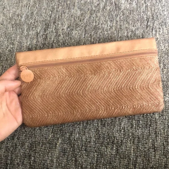 Small pouch - Picture 1 of 3